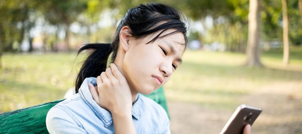  Learn about what causes post-concussion syndrome neck pain and how to fix it.